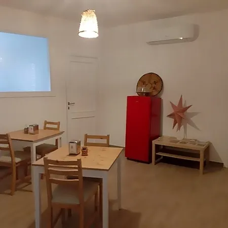 Anninnia Nocleg ze śniadaniem 3*